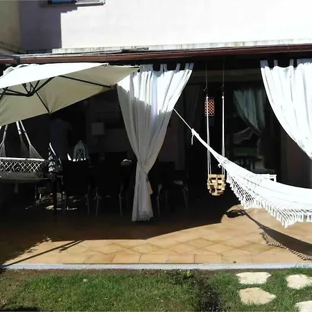 Trilocale Immersa Nel Con Spazio Esterno Nyaraló